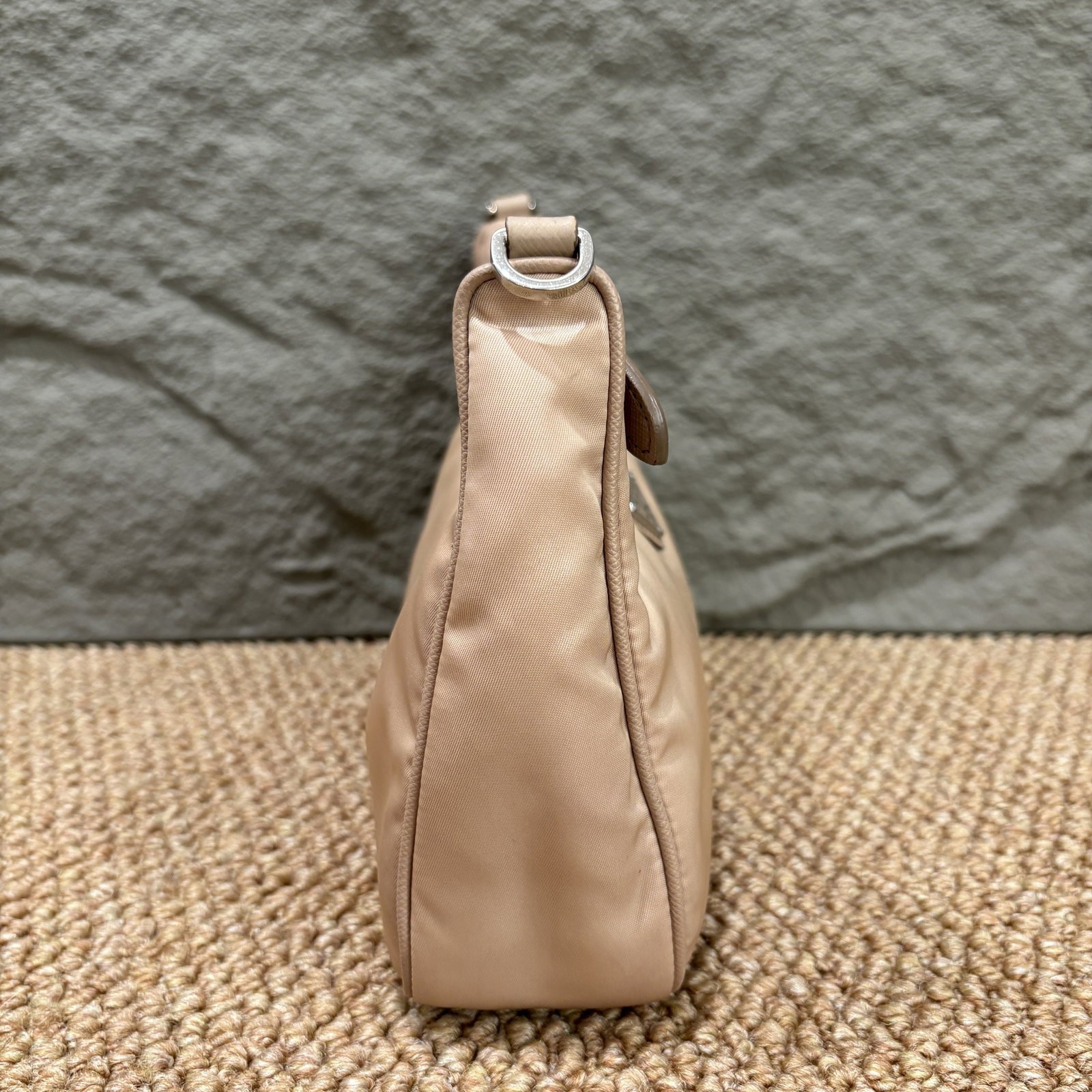 Prada Re Edition 2005 Shoulder Bag Beige Tessuto Nylon (mm1014c2)