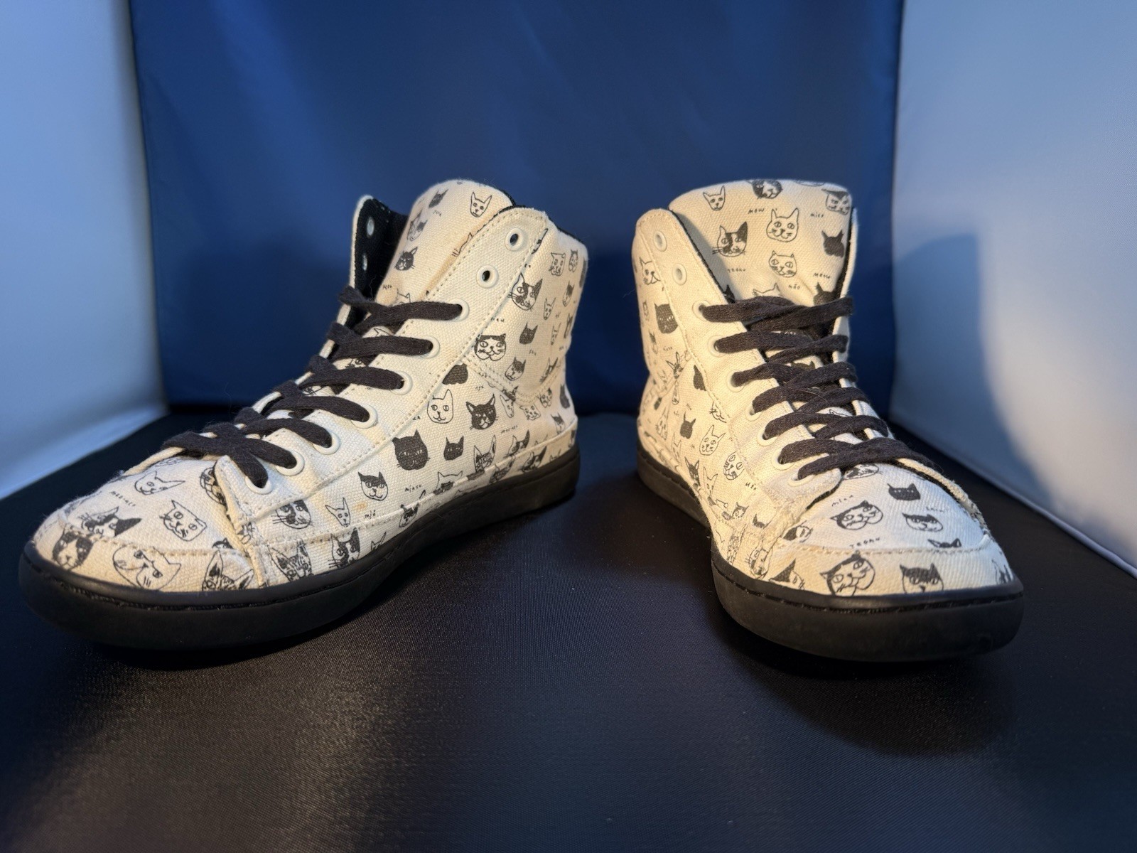 Keep Brand Tegan and Sara’s Hi Top Guerra Cat Print Shoes • Size US Women’s 5