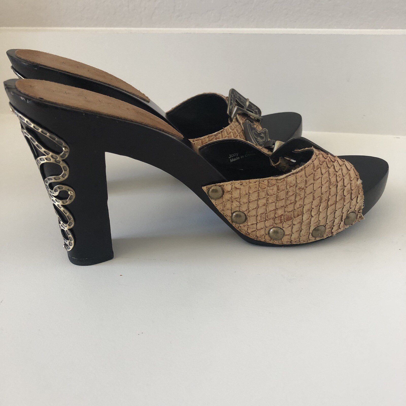 Jessica Bennett Slide Shoe SIZE 6M Wood Sole Tan Sandal Buckle Studs Embellished