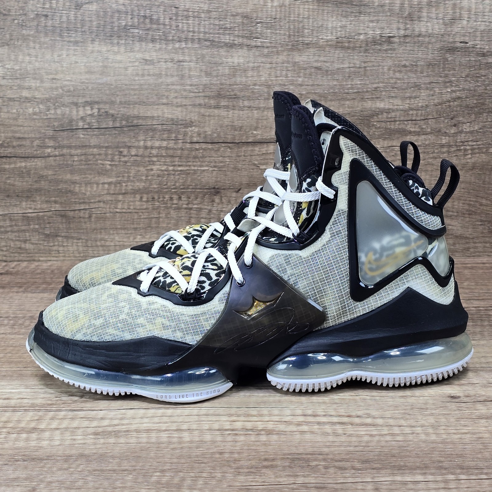 Nike Lebron 19 Royalty Men’s Size 10 White Metallic Gold Black Shoes (CZ0203-100
