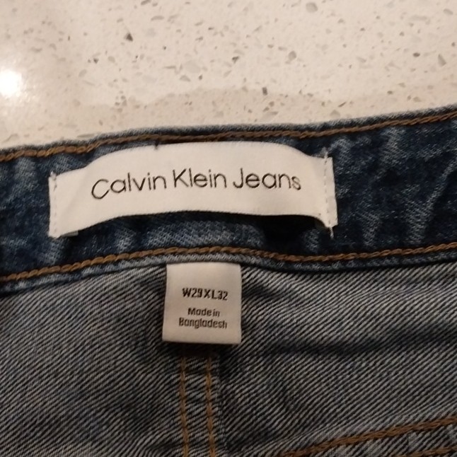 Calvin Klein Jeans Men’s Slim Fit Straight Blue Medium Wash Denim 5-Pocket