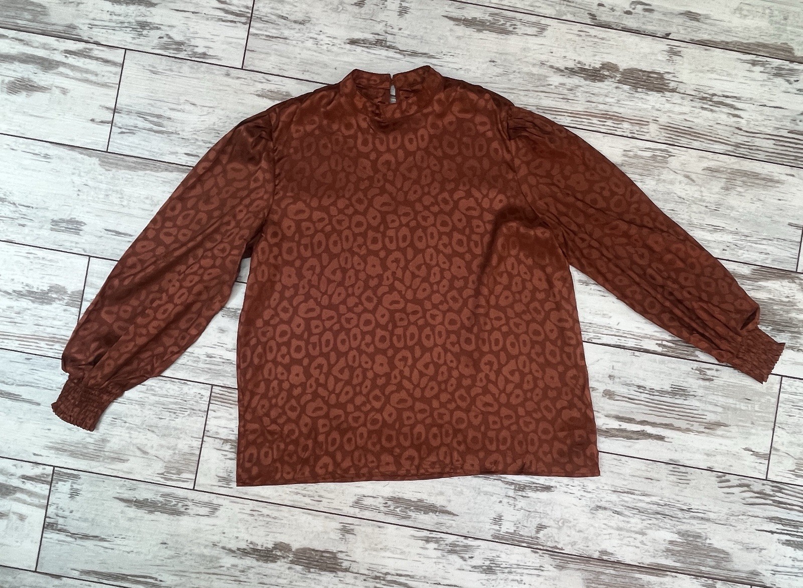 Lyaner NWOT Brown Satin Mock Neck Puff Sleeve Blouse XL Leopard Jacquard