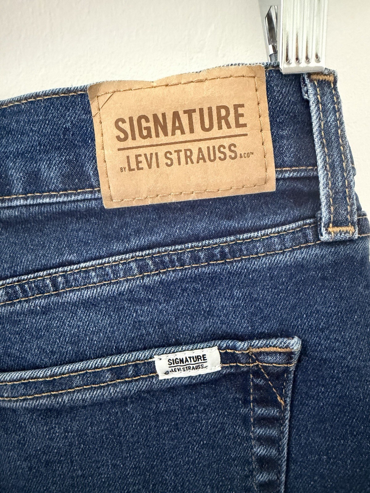 Signature Levi Strauss Heritage Boyfriend Women’s Cuffed Denim Cropped Pants 29