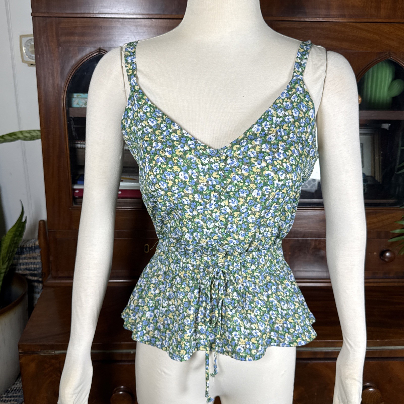 Sienna Sky Blouse Small Green Blue Floral Peplum Cami Tank Cinched Tie Waist