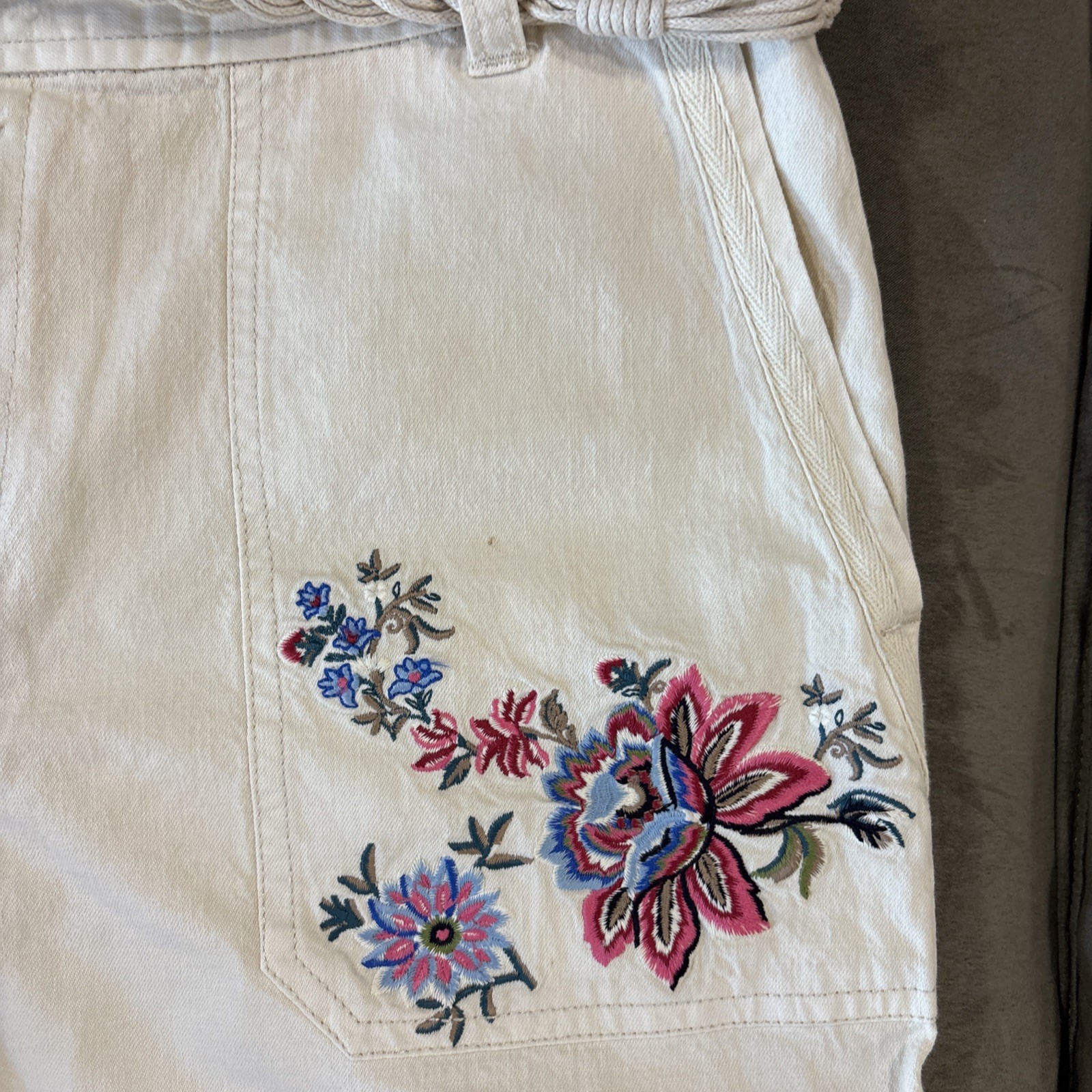 Sundance Embroidered Shorts 6 Boho Button Fly Wildflowers Braid Belt $98 NWT