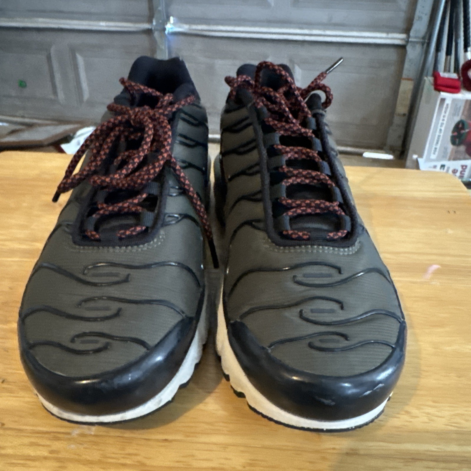 Nike Air Max Plus Athletic Black Green Running Trainer Shoes FB9722-300 Men 7.5
