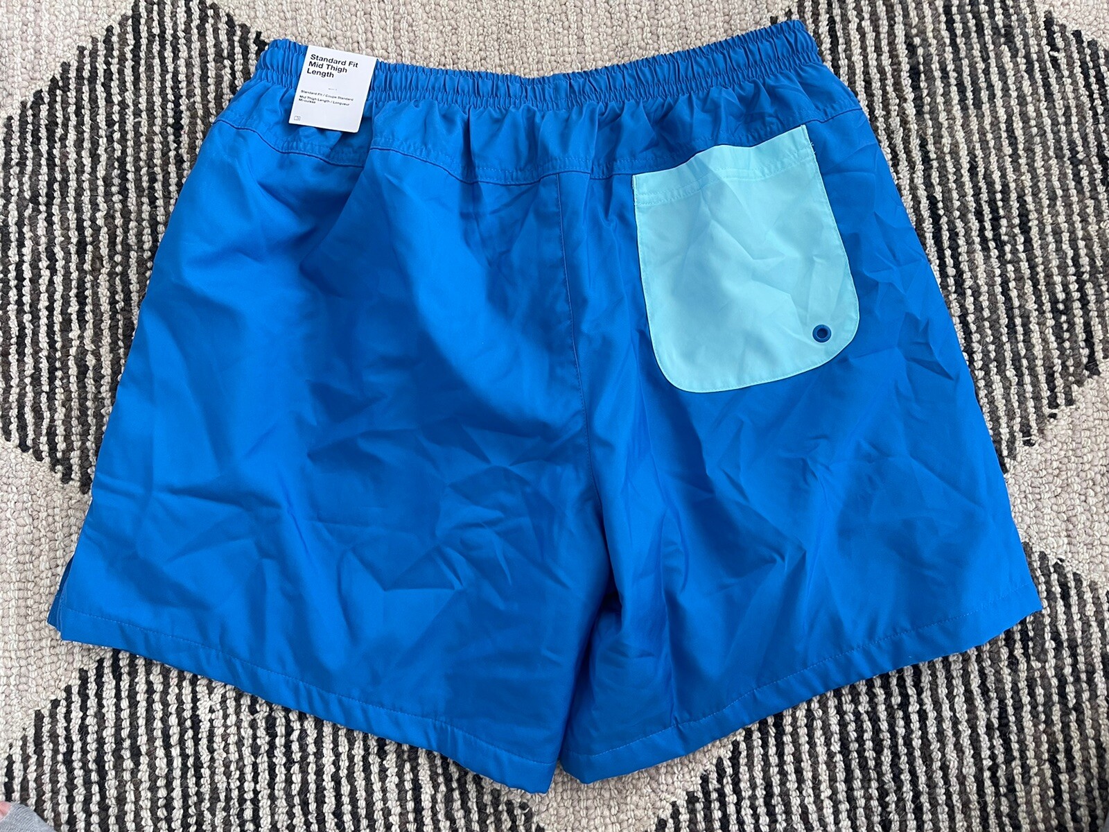 Nike Men’s Blue Standard Fit Mid Thigh Length Shorts Size Large NWT