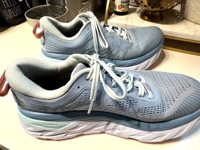 HOKA ONE ONE Light Blue WOMENS Atheltic RUNNING Lightweight BONDI 7 SHOES Sz 8