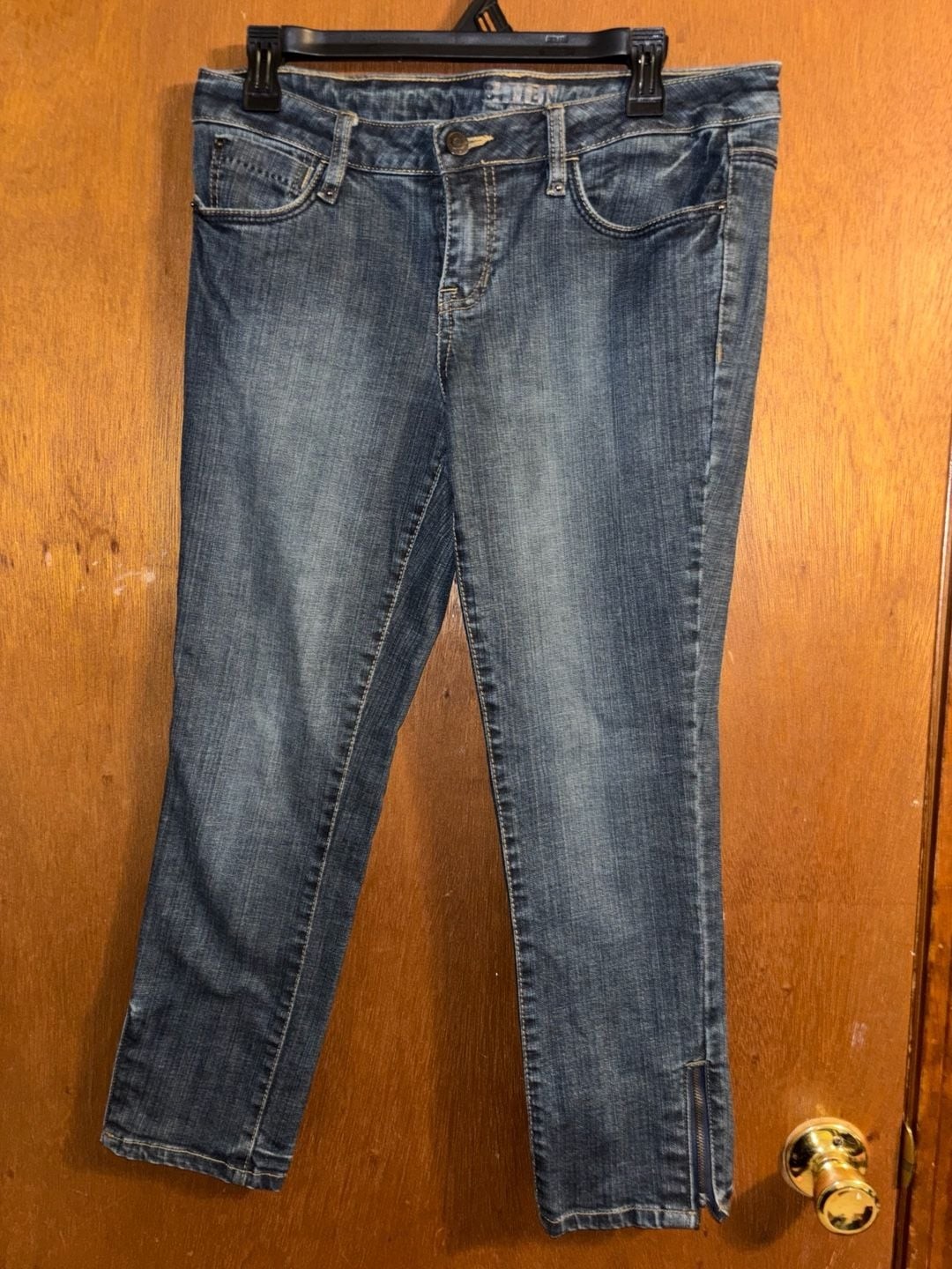Bitten by Sarah Jessica Parker Women’s Medium Wash Slim Ankle Jeans with Zip Hem