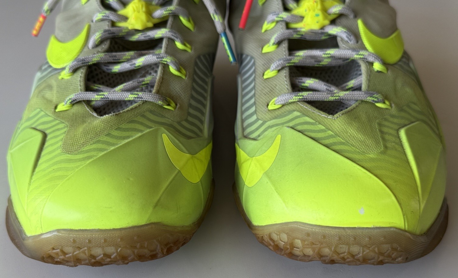 Nike LeBron 11 XI Men’s Size 10 Luster Volt Maison Du LeBron 683252-074