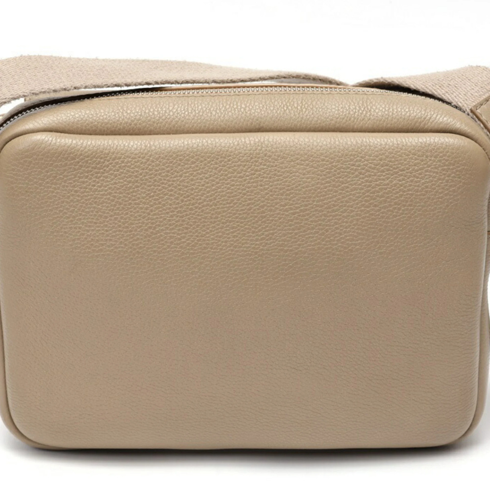 Loewe military-style shoulder bag, leather, beige. GZl1gnuu