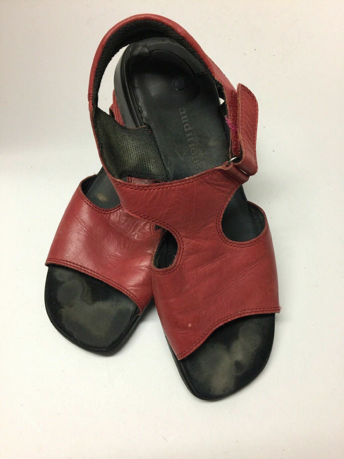 Auditions Ladies 1 1/2 In Wedge Heel Sandal Size 12AA Red A239ss