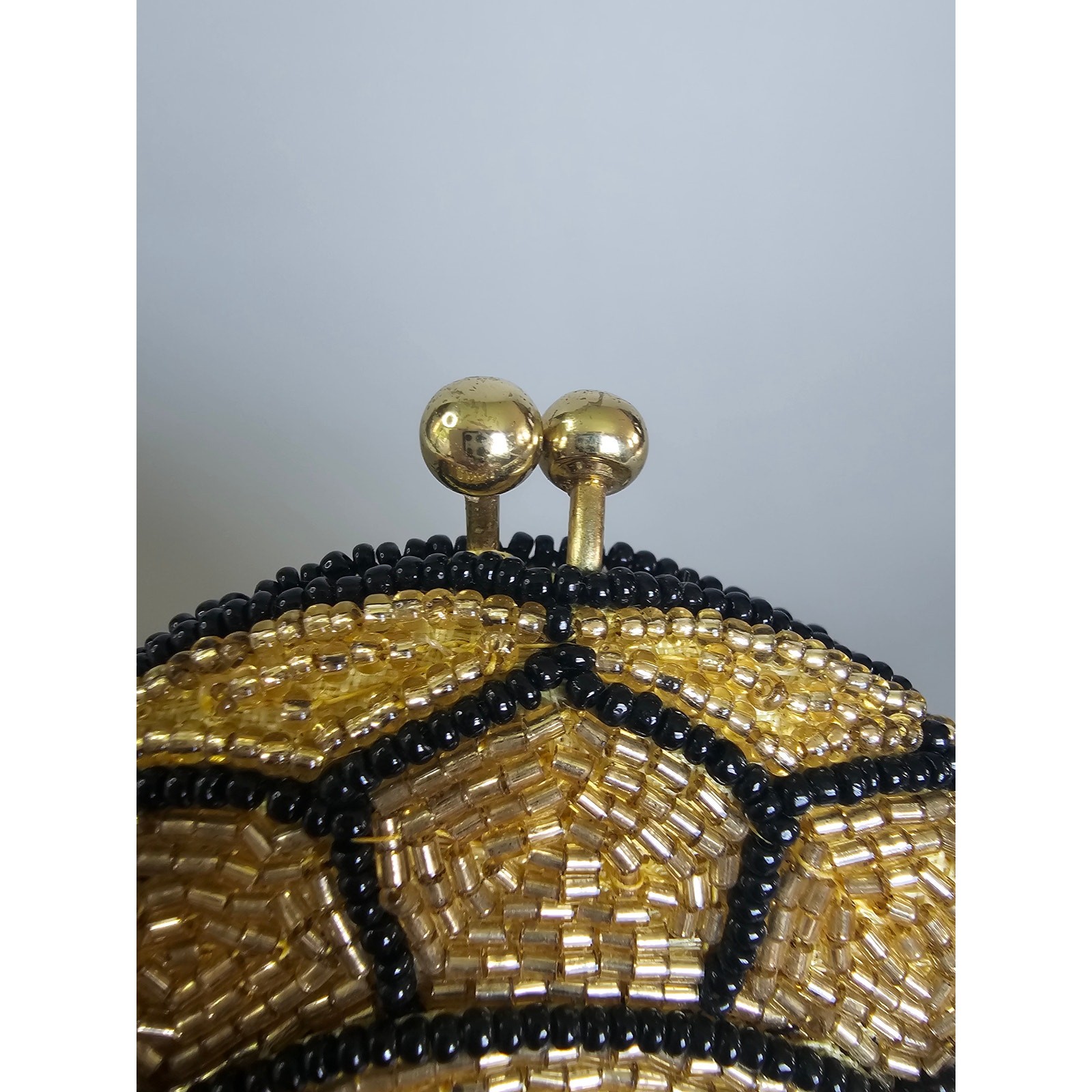 Vintage Korean Handmade Beaded Coin Purse Gold Black Kiss Lock NOS