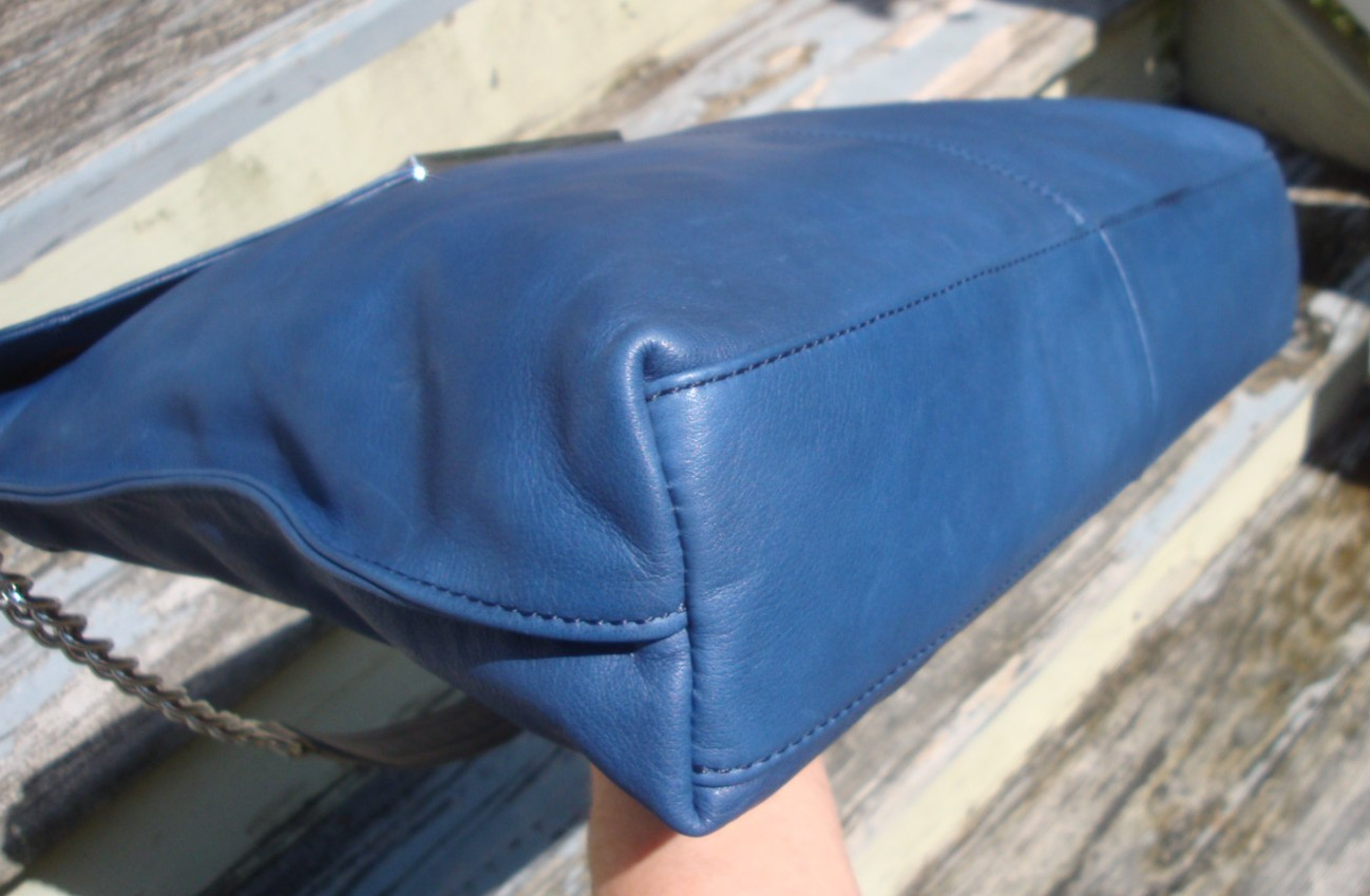 B MAKOWSKY Blue Leather Hobo Handbag Tote Purse Shoulderbag Chain Strap Large
