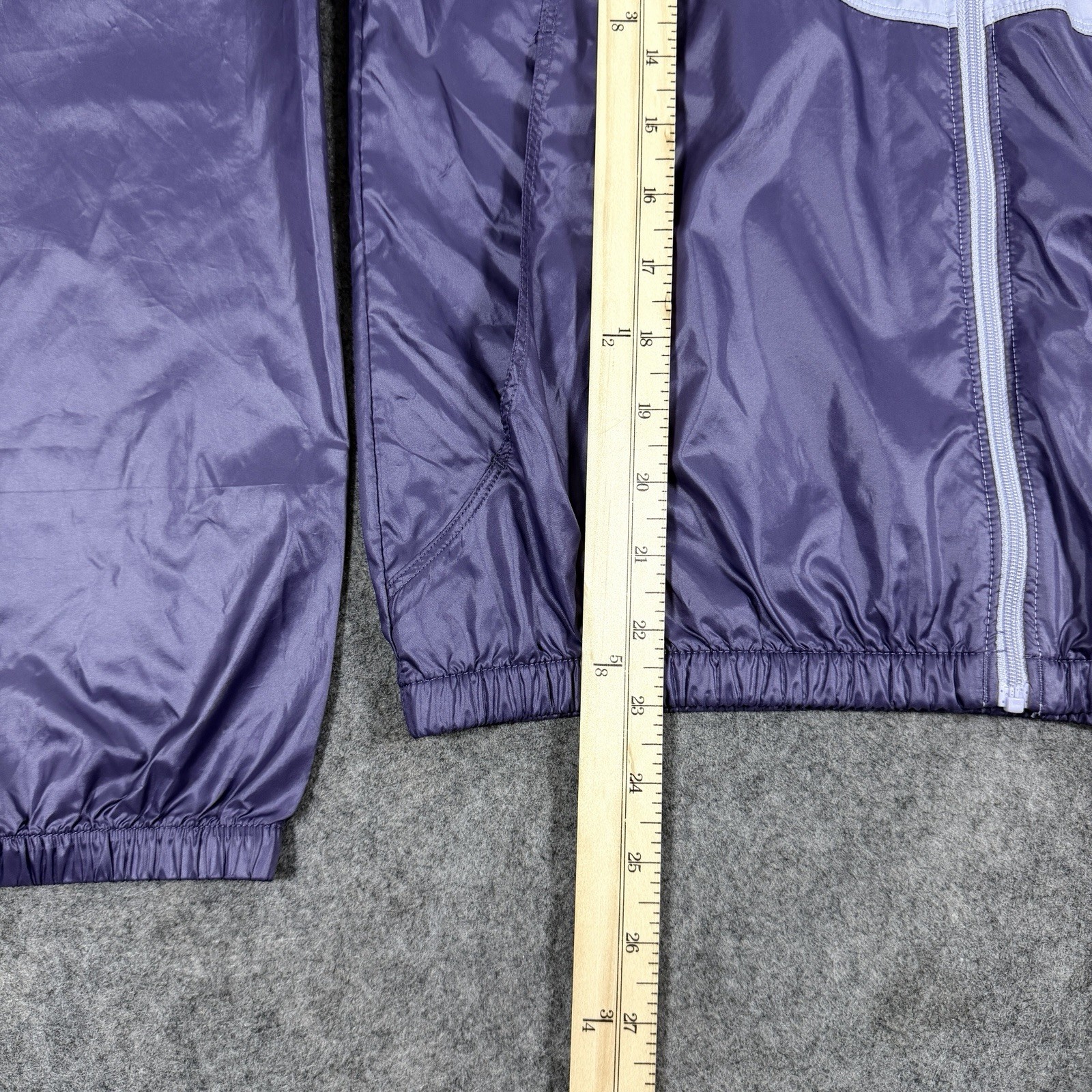 Columbia Lightweight Full Zip Windbreaker Jacket Fits Women’s Size XS Purple