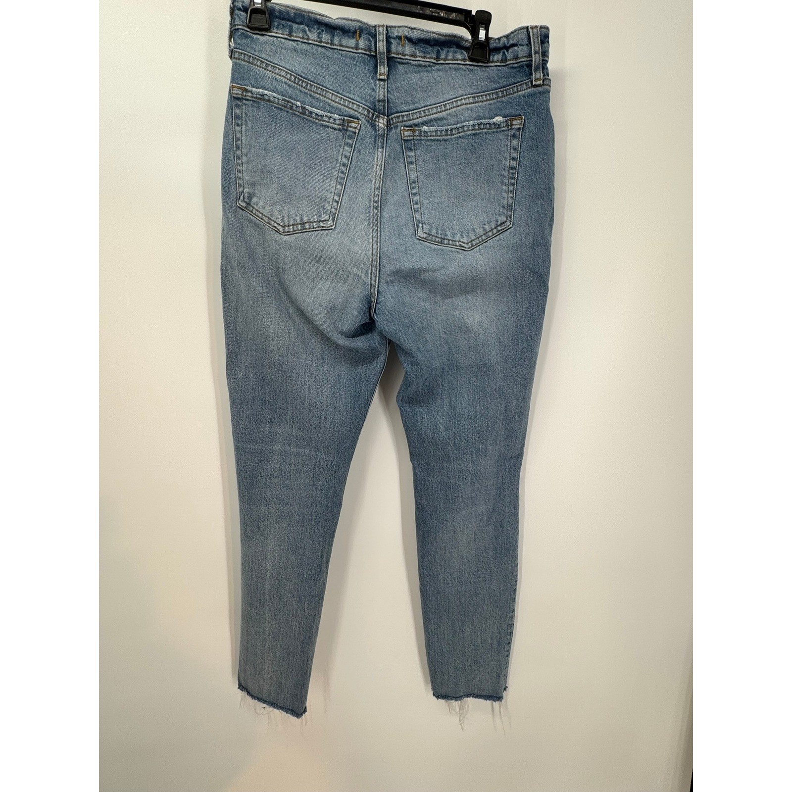 We The Free Women’s 30 Button Fly Jeans Distressed Frayed Hem Denim Light Wash