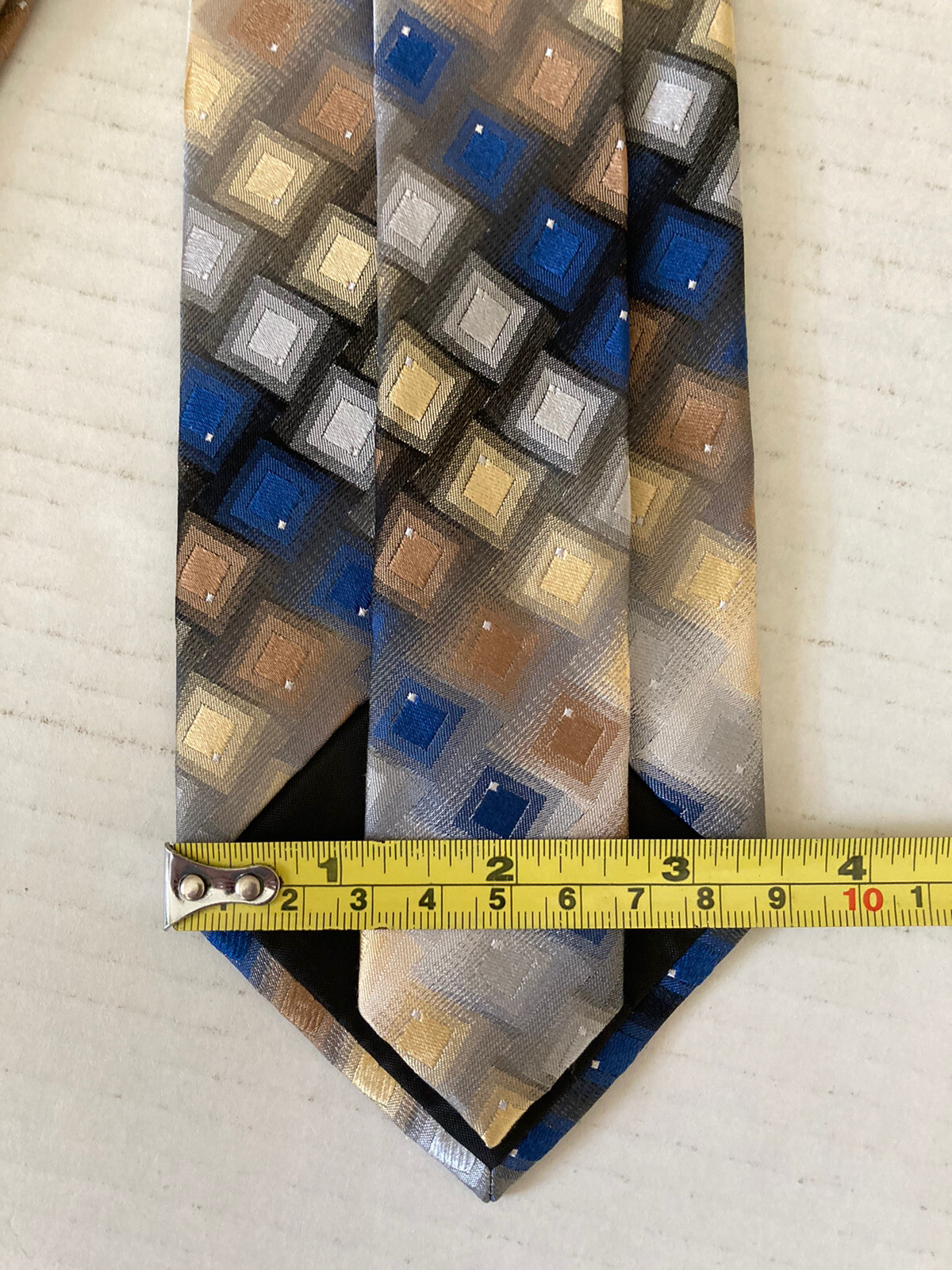 Van Heusen Men’s Necktie Tie Silk Brown Blue Tan Gray Geometric