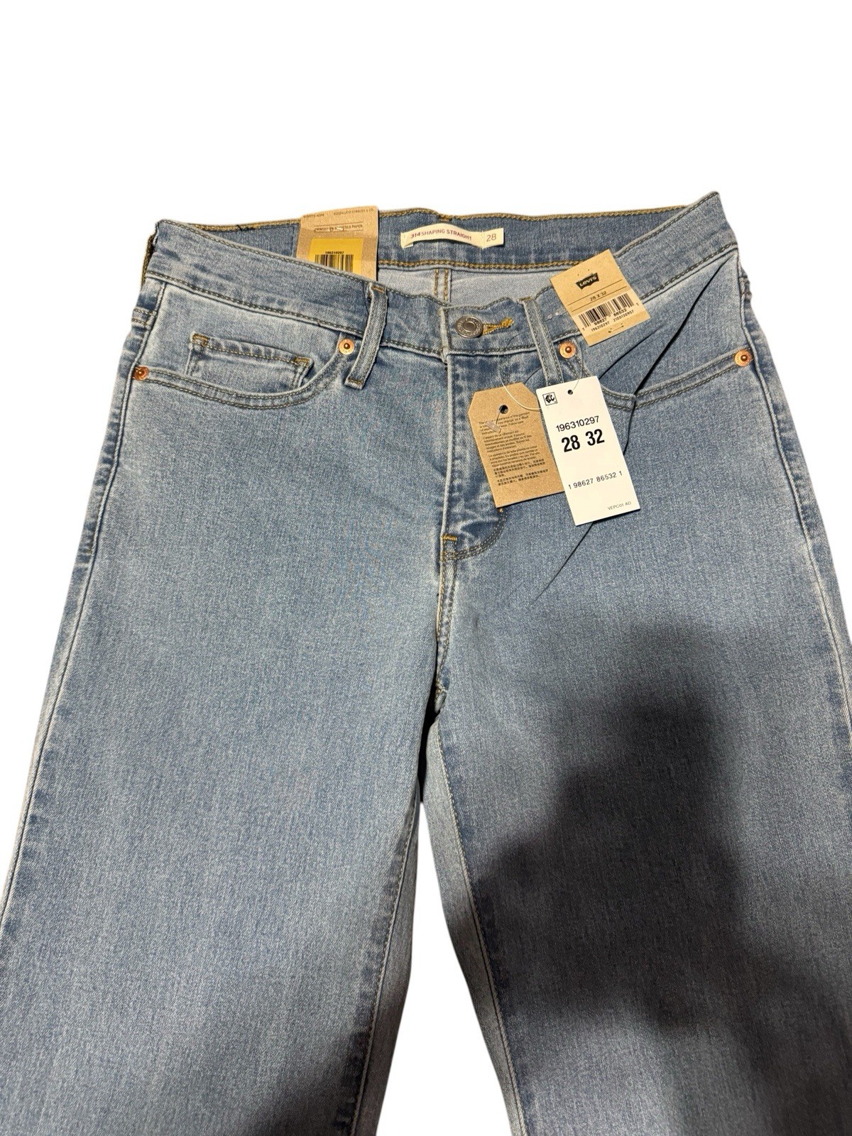 Levi’s Women’s 314 Shaping Straight Size 6 28/32 Mid Rise Light Wash NWT