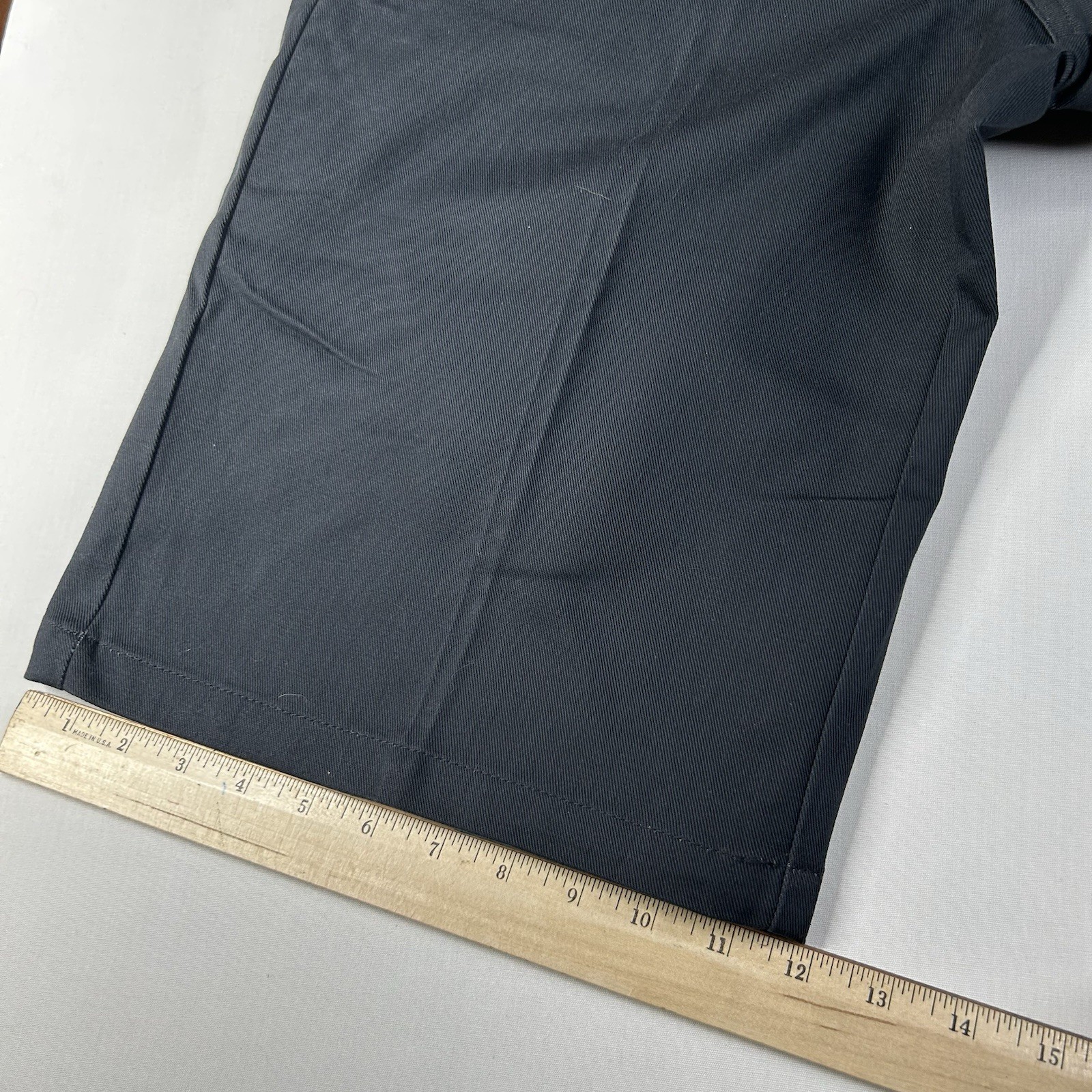 Dickies Flex Utility Work Shorts Mens Size 32 Regular Fit 13″ Inseam Black NEW