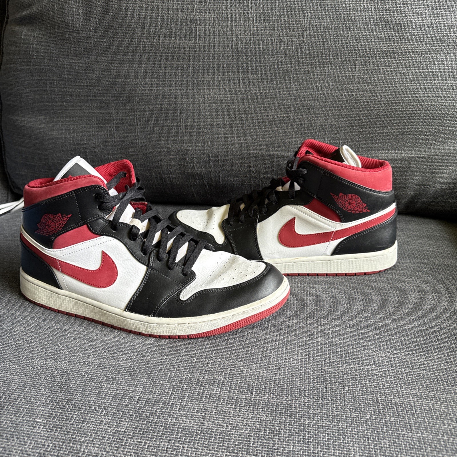 Jordan Air Jordan 1 Retro Mid Red/Black