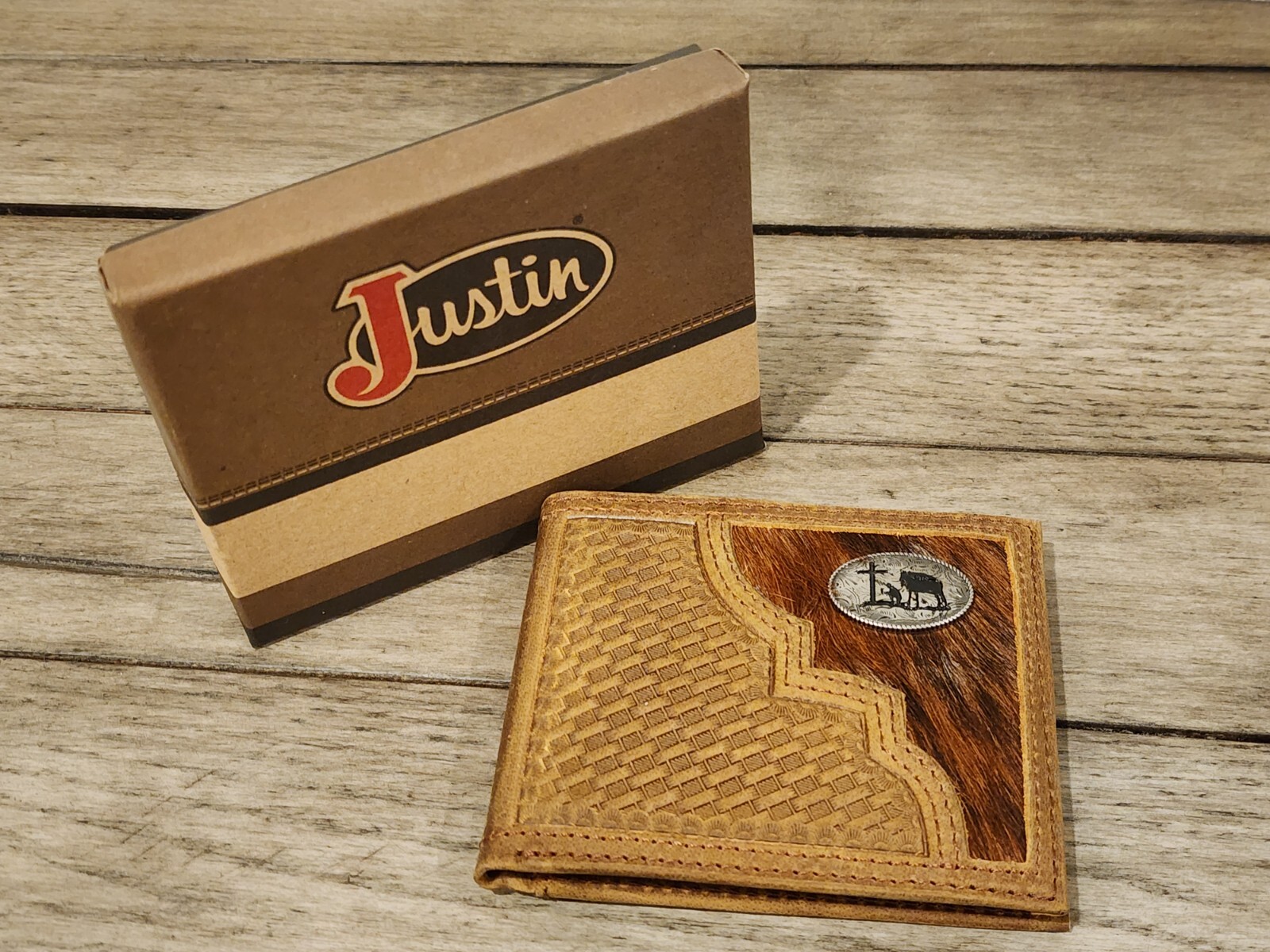 Justin Boots Men’s Praying Cowboy Leather Basketweave Horse Hair Bifold Wallet