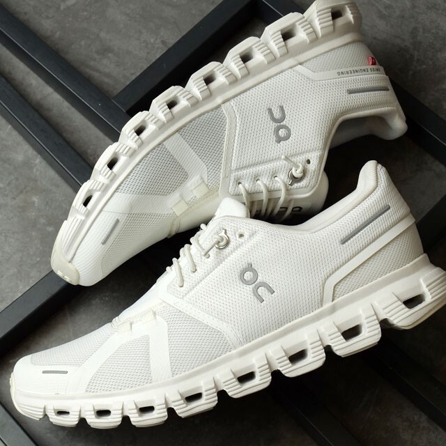 On Running Cloud 6 Womens All White Running Athletic Casual New