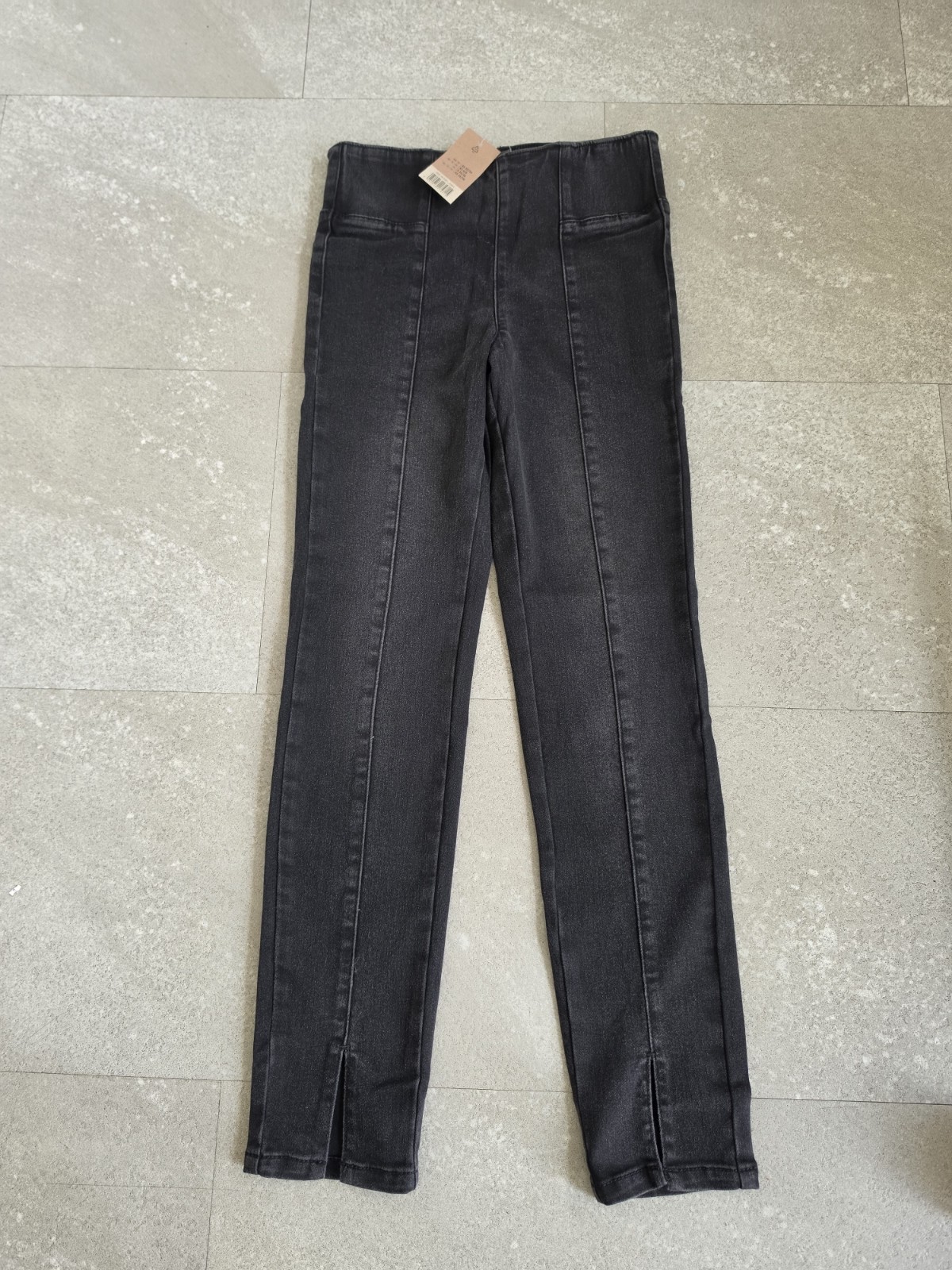 Woman’s Black stonewashed denim jeggings size S.8-10.Slim fit. Brand new.