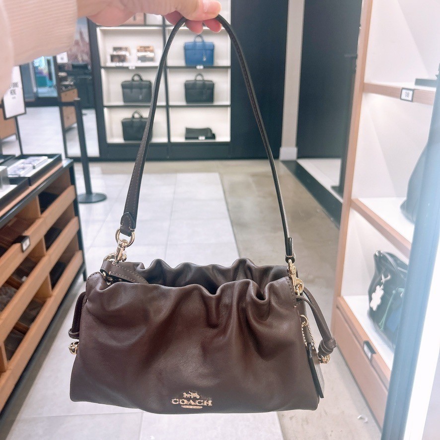 NWT Coach Faye Shoulder Bag CV529 Gold/Maple