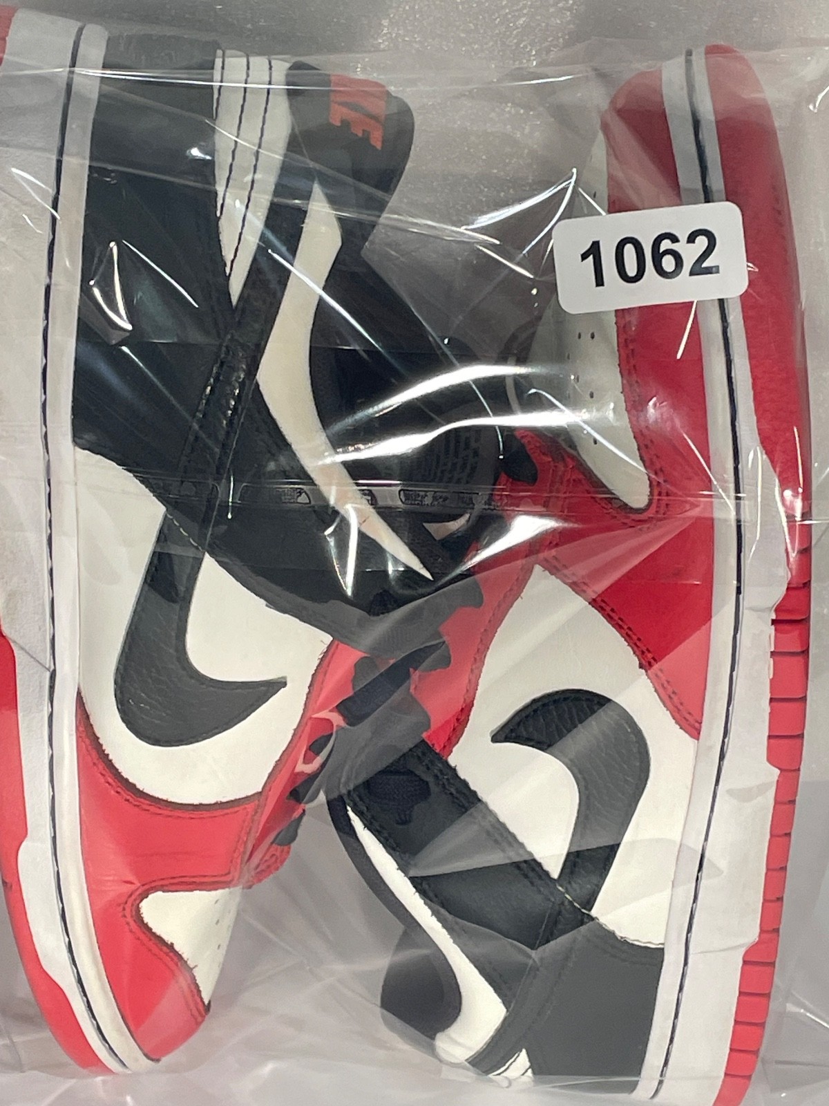 NIKE MENS SIZE 8 NBA DUNK LOW 75TH ANNIVERSARY CHICAGO BULLS RED DD3363-100