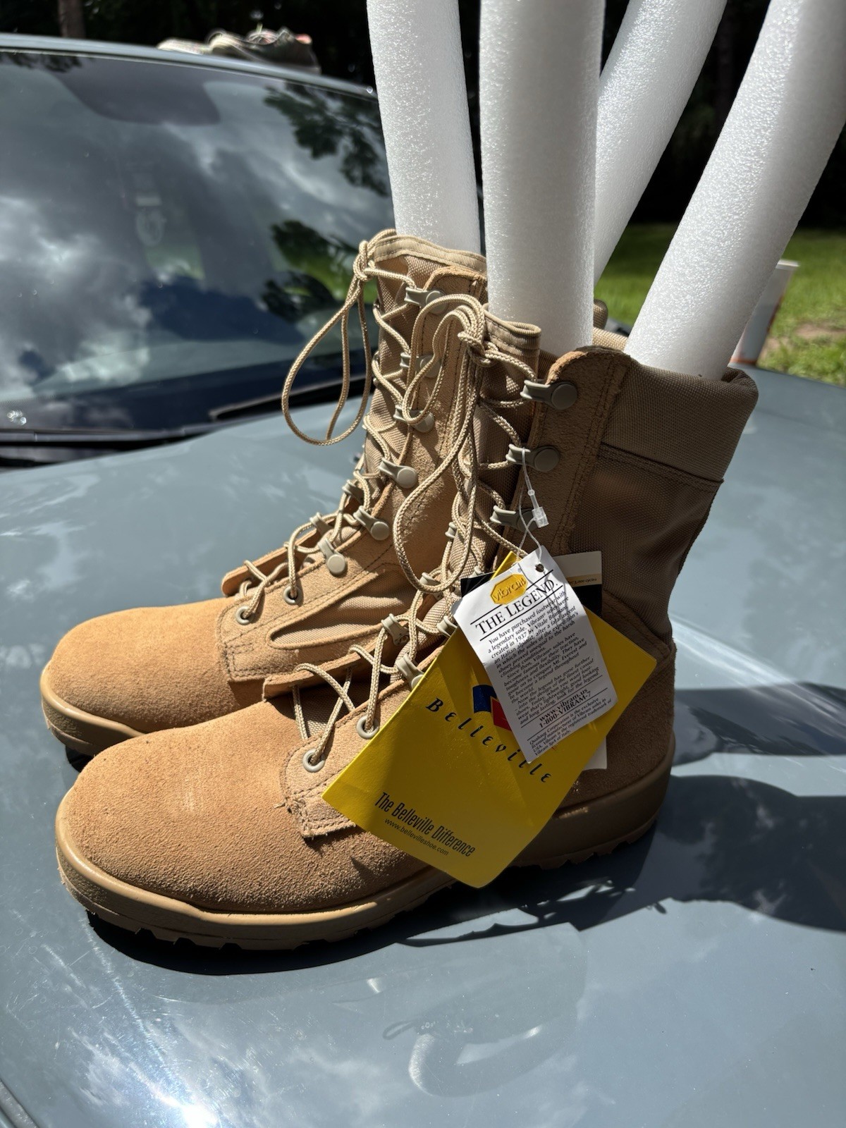 Belleville combat boots, model 390DES. Sz 8 Regular. New No Box With Tags
