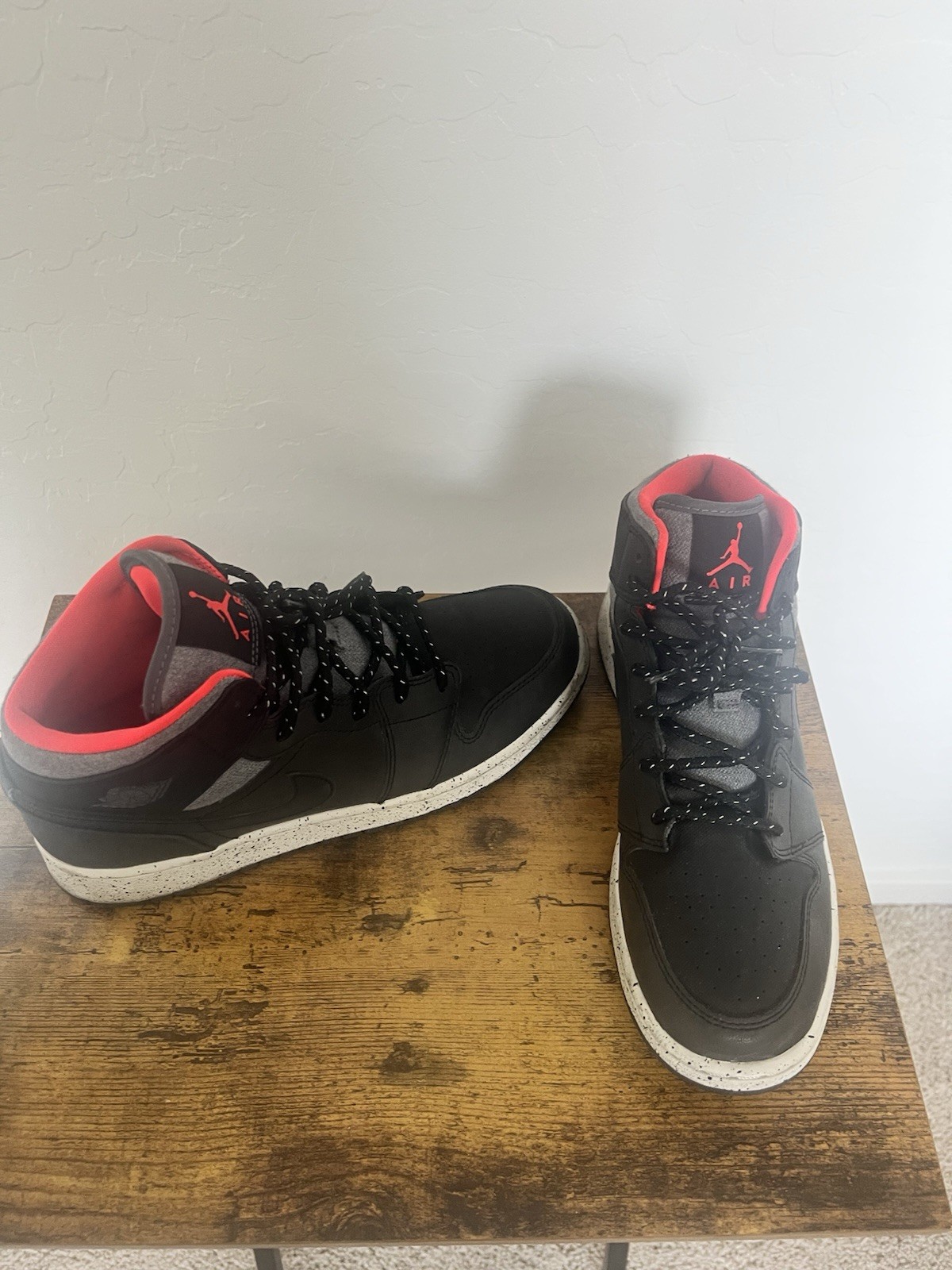 Jordan Air Jordan 1 Mid Men’s Mid Top Sneakers Black Red Gray 616705-035