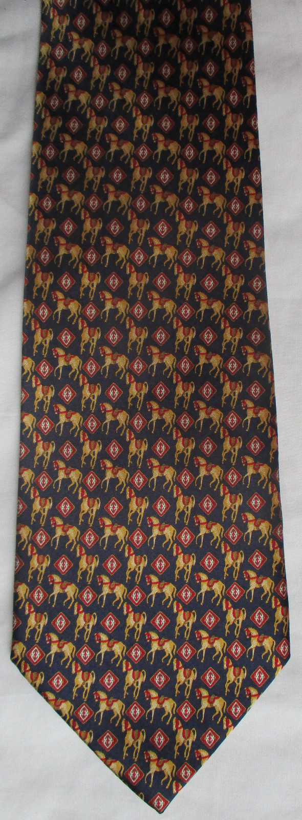 MUSEUM ARTIFACTS HORSES SILK TIE
