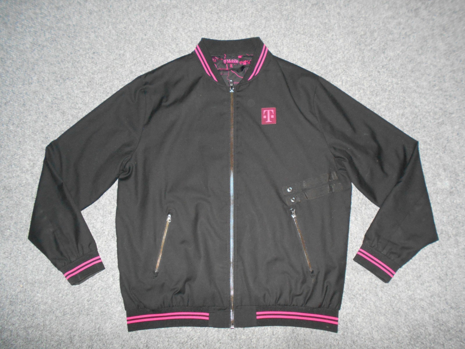 T-MOBILE MENS 2XL MAGENTA LOGO FULL ZIP BLACK BOMBER STYLE JACKET