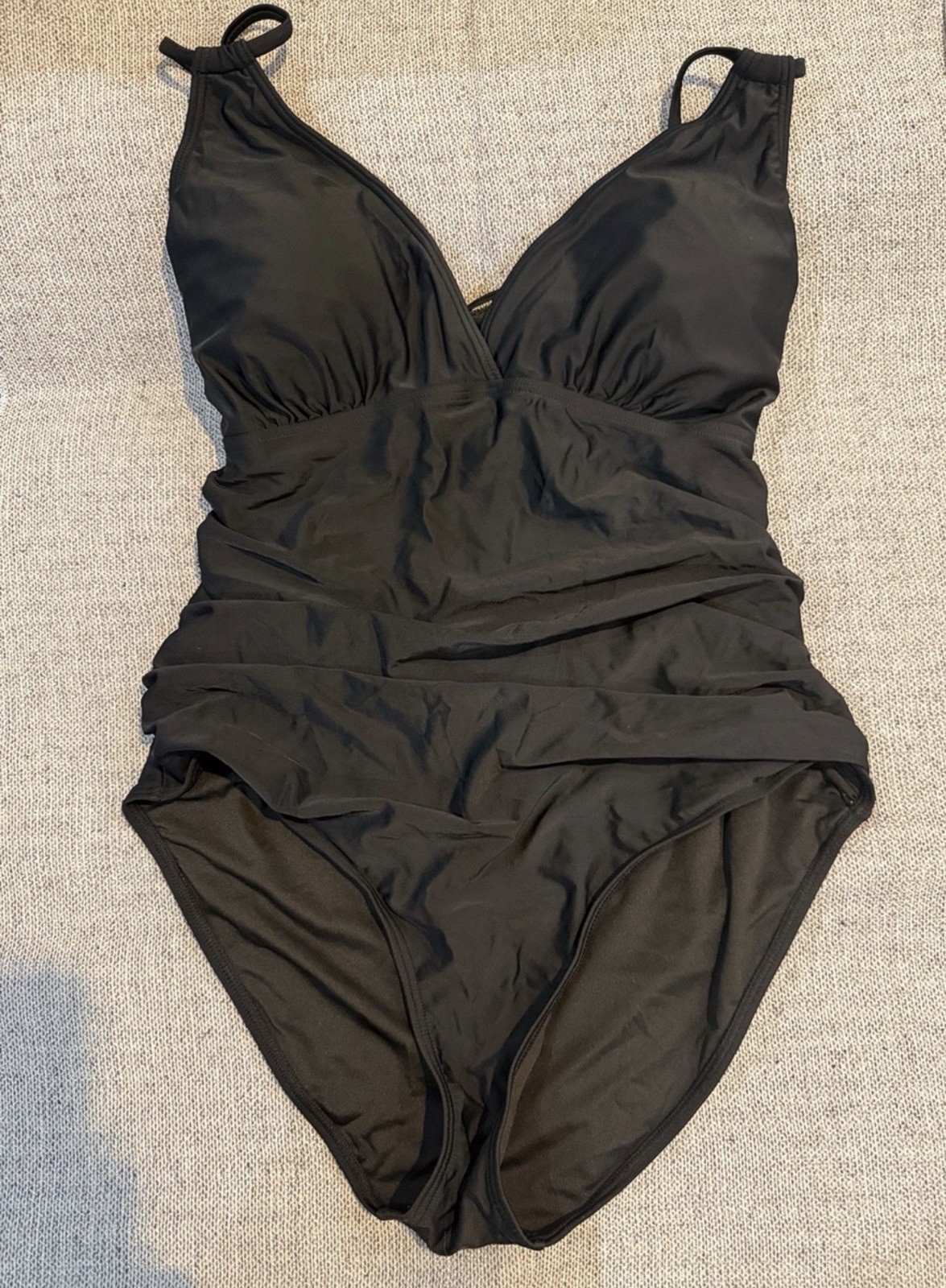CHARMO Women’s Black Solid Lined One-Piece Built-In Bra UPF 50+ Size 2XL