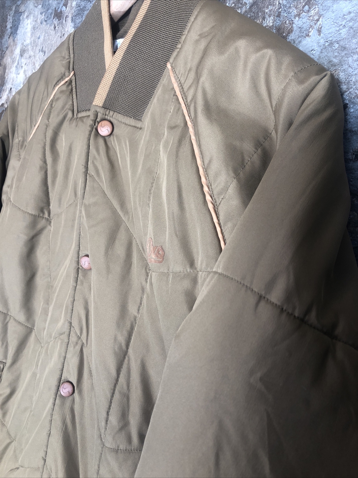 DVS Shoe Company Mens M Medium Bomber Quilted Skater Jacket Brown Snap Button