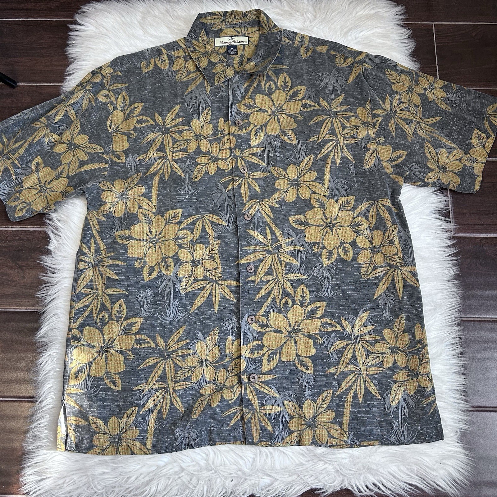 Tommy Bahama 100% SILK Camp Shirt Mens M Hawaiian Loop Collar Beach Classic