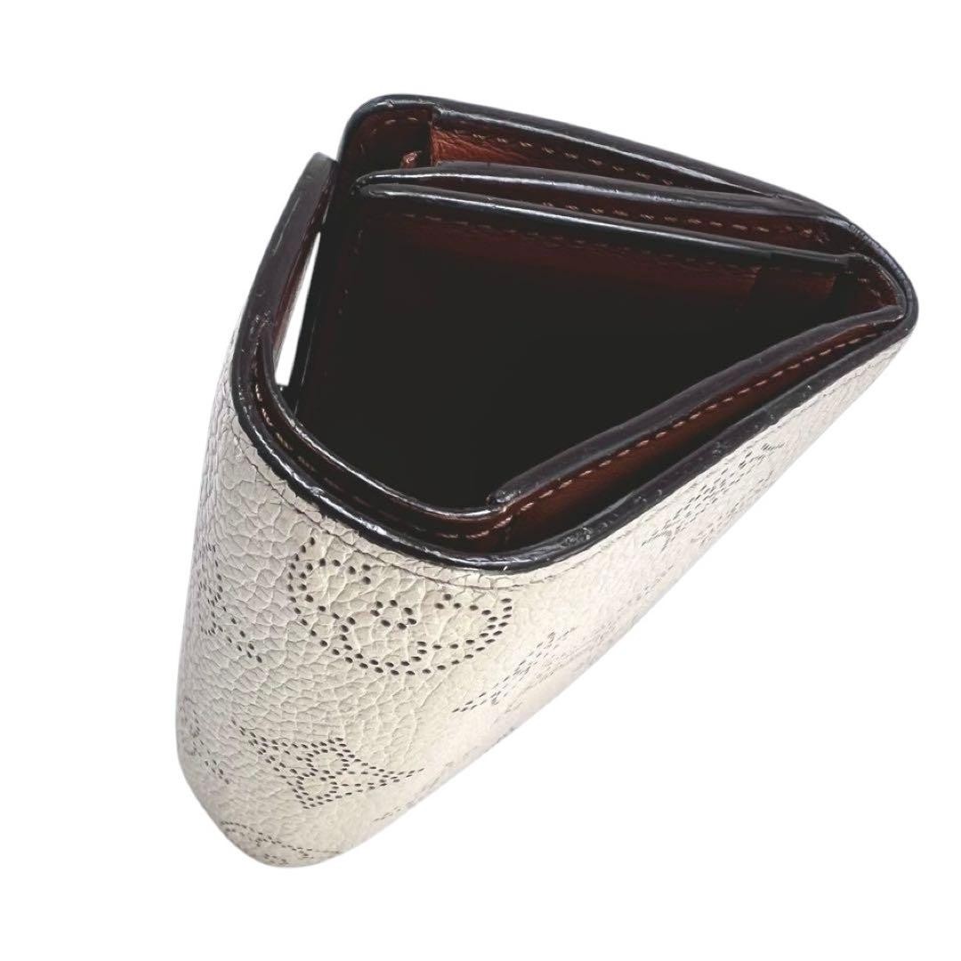Extremely Beautiful Louis Vuitton Mahina Greige x Mocha Portefeuille Iris XS