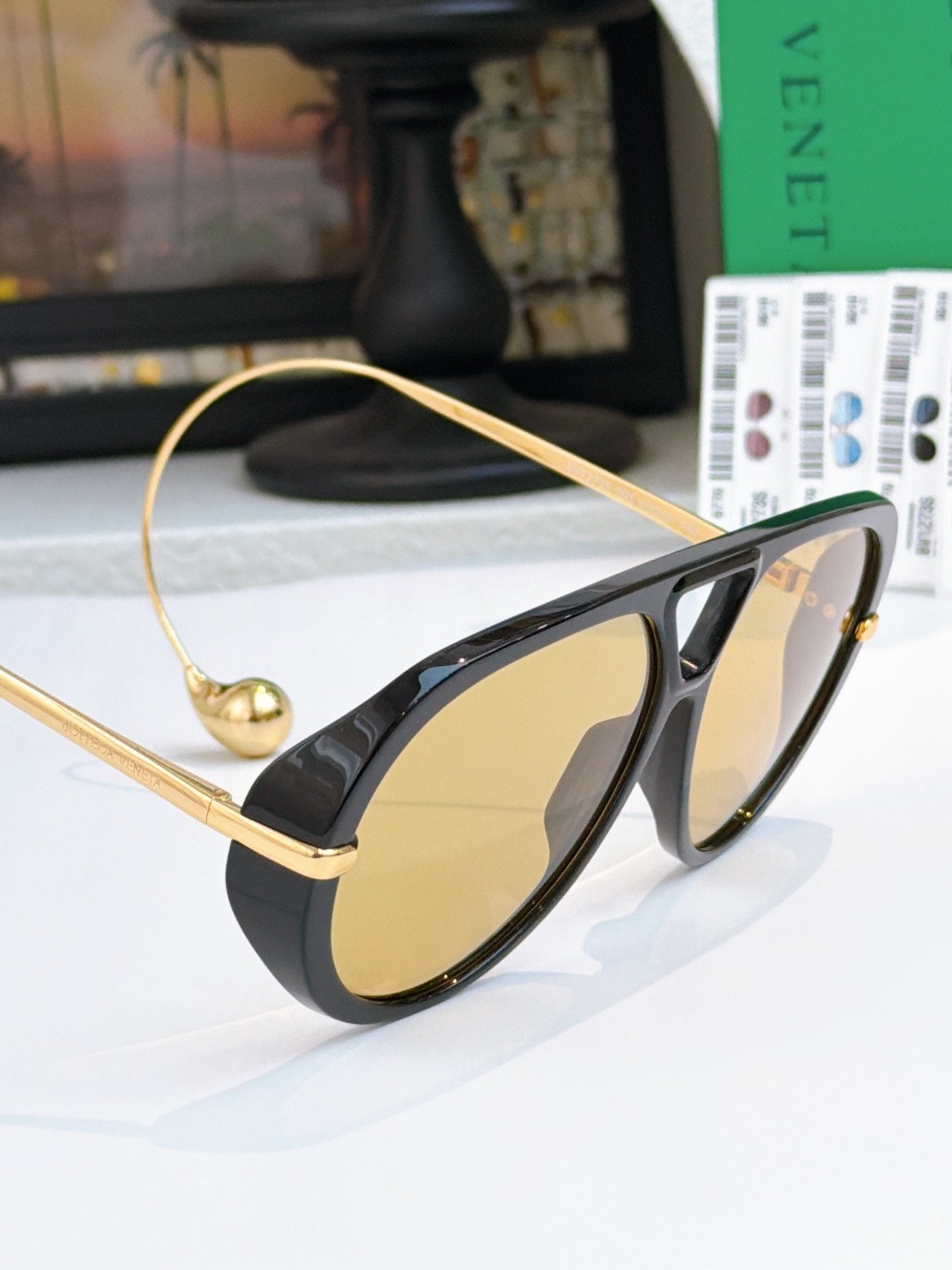 BOTTEGA VENETA 1436 DROP BV1436S Metal Gold Black Unisex Oversized Sunglass 001