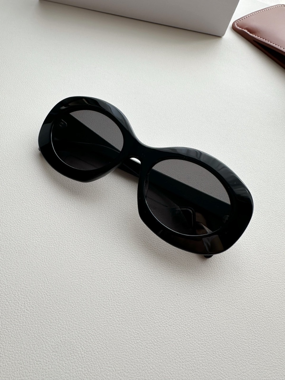 CELINE Iconic Triomphe Oval Sunglasses Black Frame Gold Logo Detail