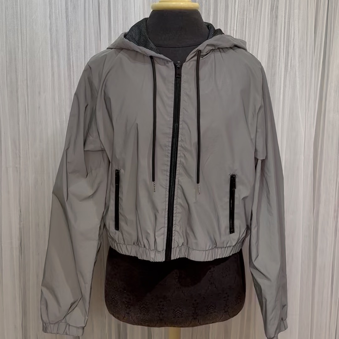 Forever 21 Reflective Hooded Windbreaker Jacket Full Zip Gray Women’s M