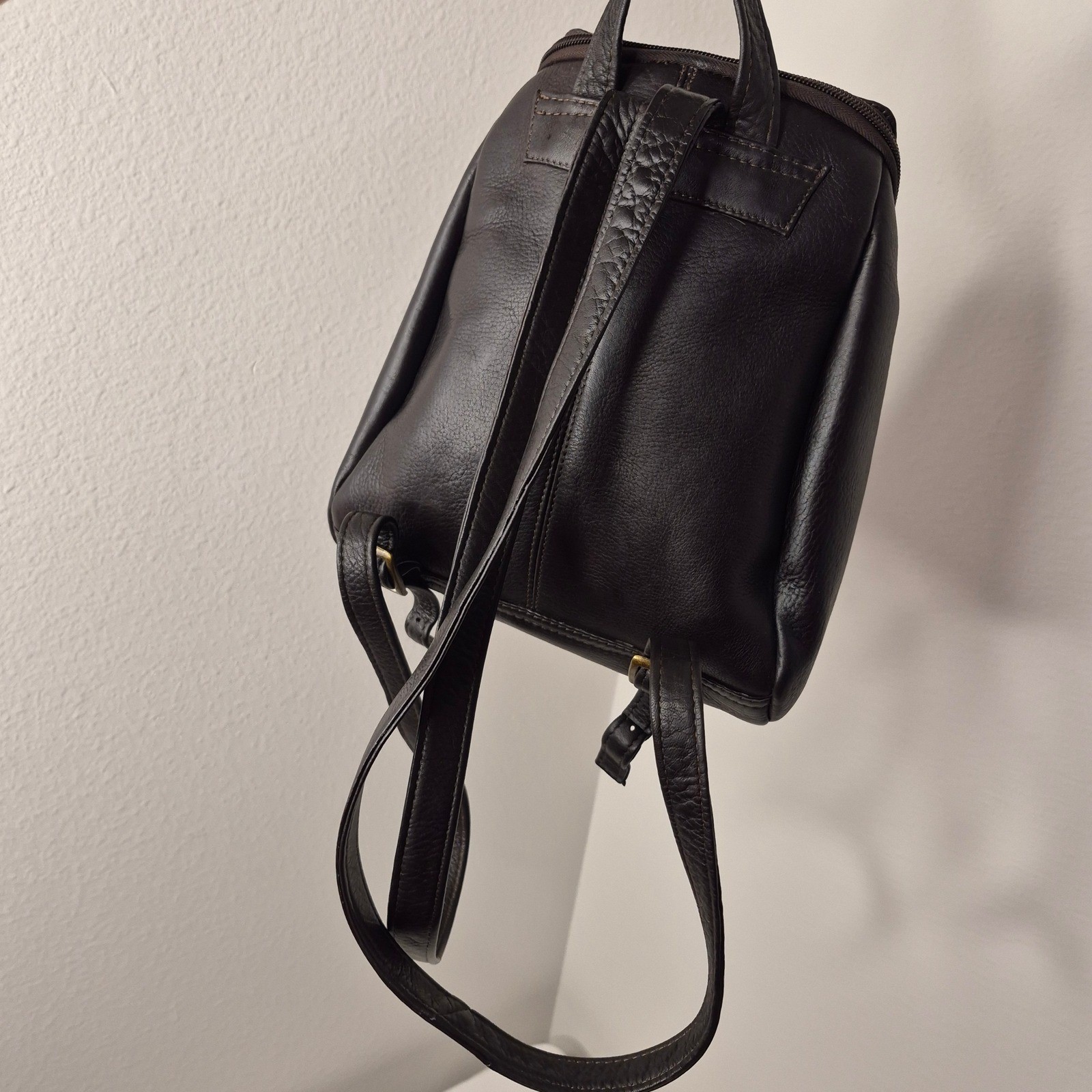 Le Donne Leather U-Zip Backpack Dark Brown Mini Sling Bag Made in Colombia Brass