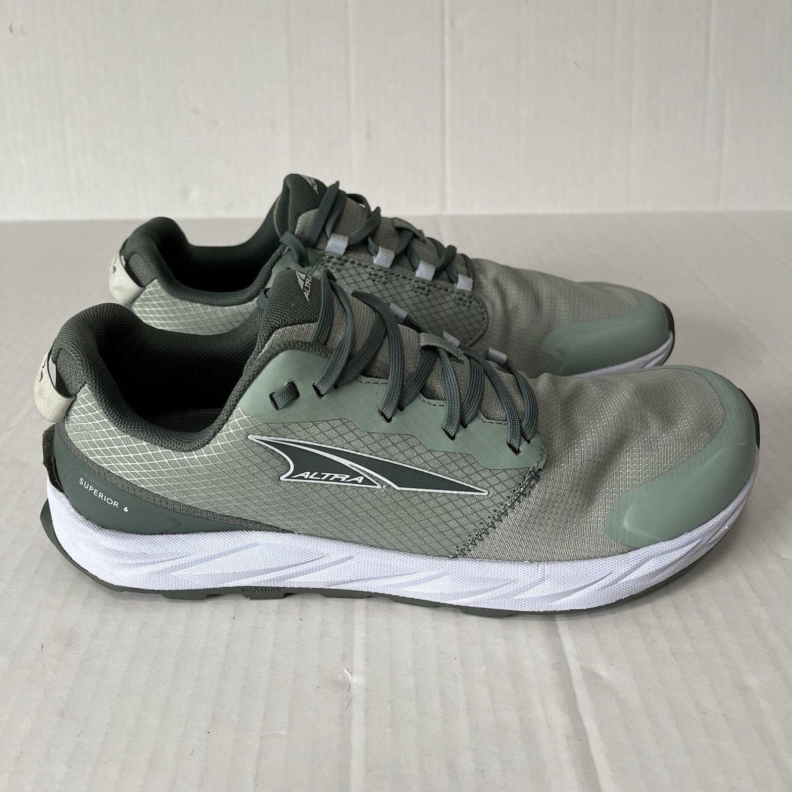 Altra Shoes Womens 10.5 Green/White Superior 6 Trail Running Lightweight Outdoor