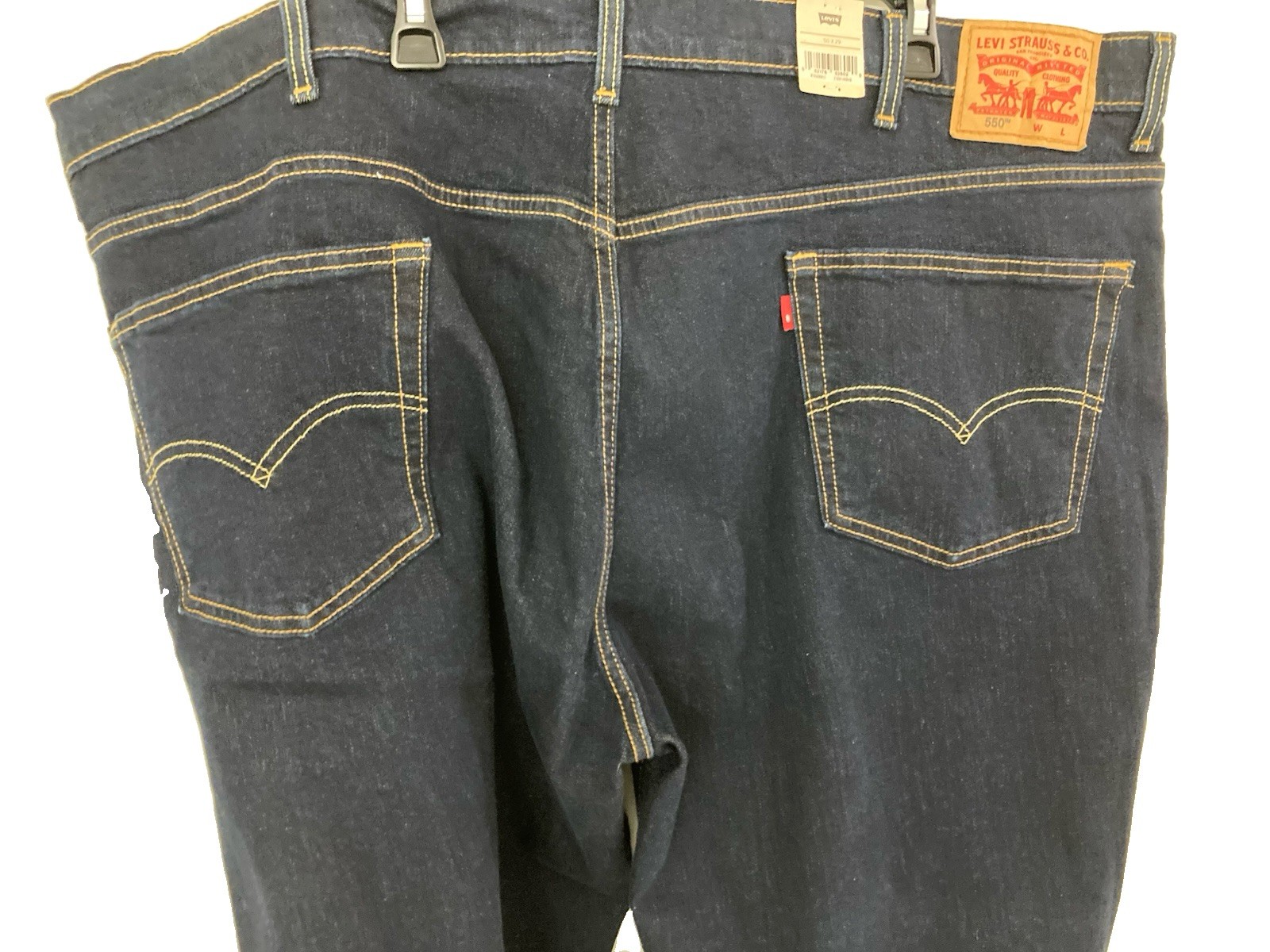 Men’s Levi’s 550 Relaxed Fit Jeans Dark Wash Blue Size 50×29 NWT