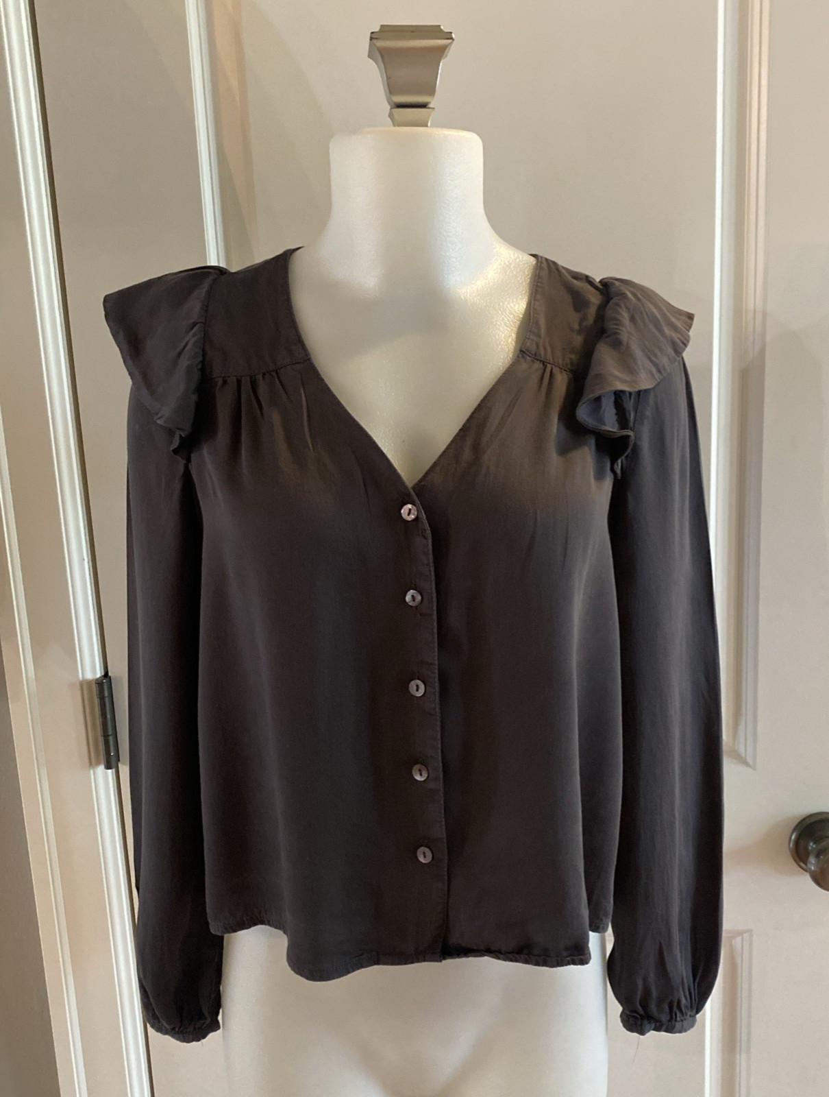 Marine Layer Women’s Size XS Rory Long Sleeve Ruffle Charcoal Gray Blouse Button