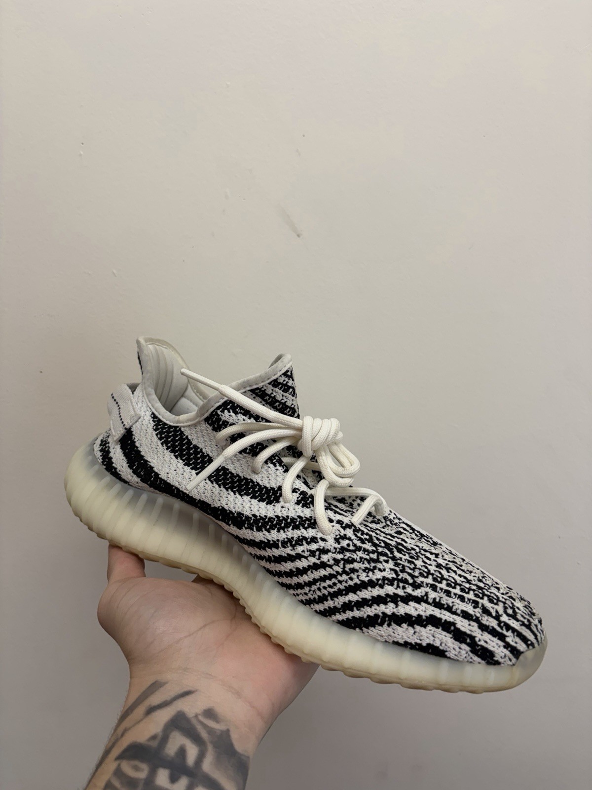 adidas Yeezy Boost 350 V2 Zebra White/Core Black/Red Primeknit CP9654 2017
