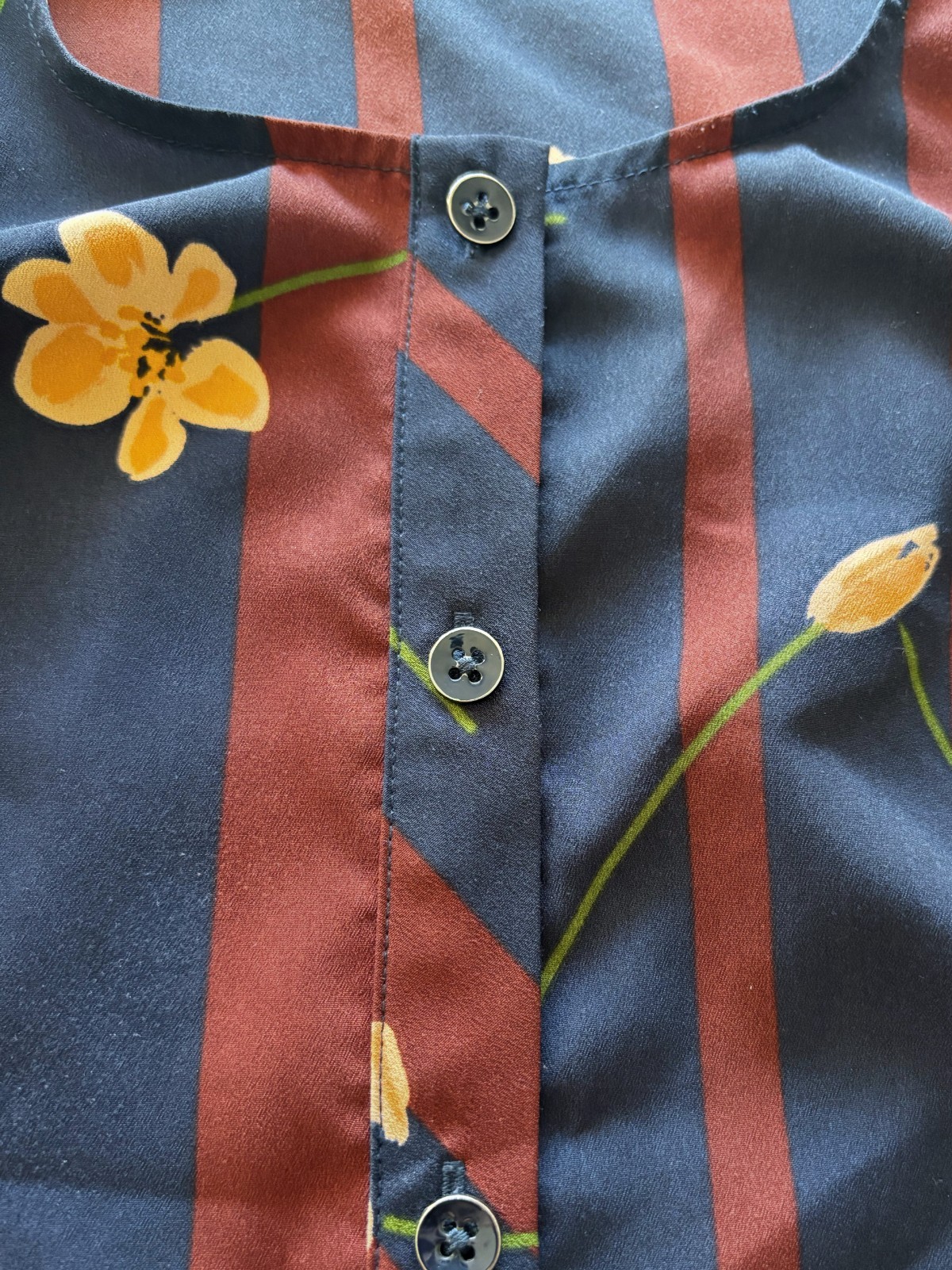 CAbi Navy Burgundy Stripe Floral Sleeveless Button Front Blouse Size M