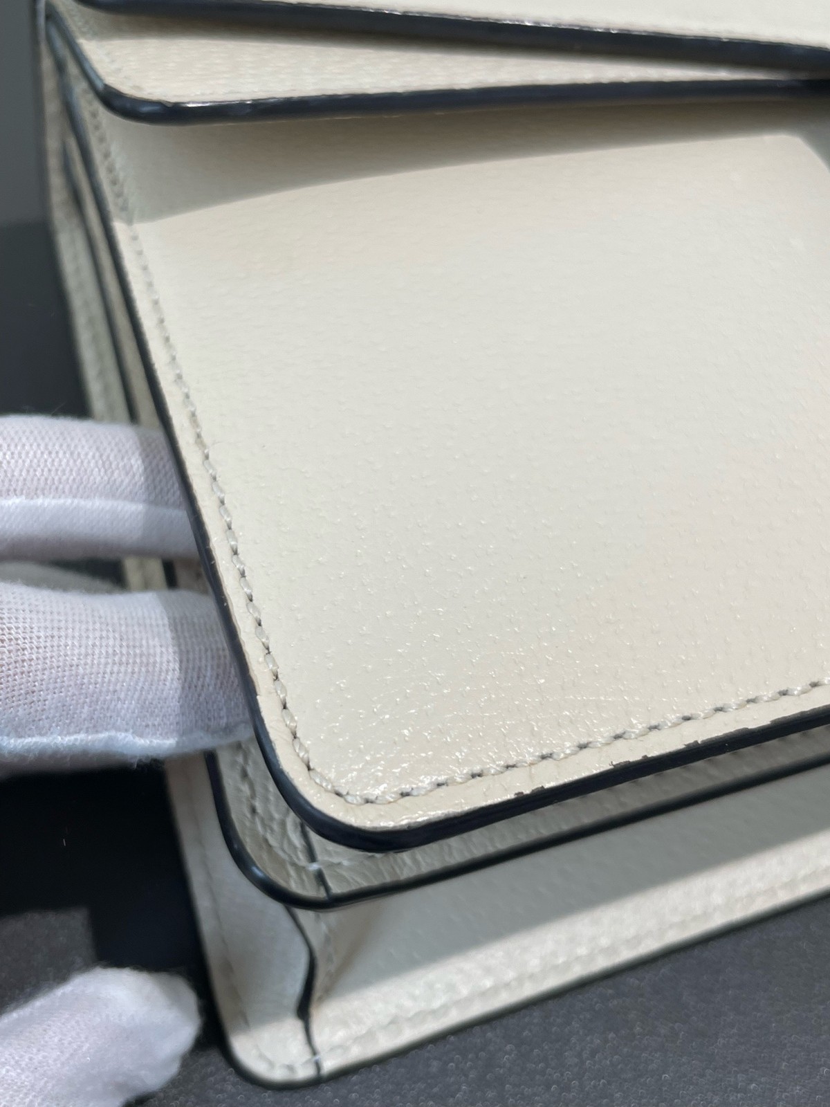 Gucci Pre-Owned Authentic Luxury Handbag White 28×17cm Silver