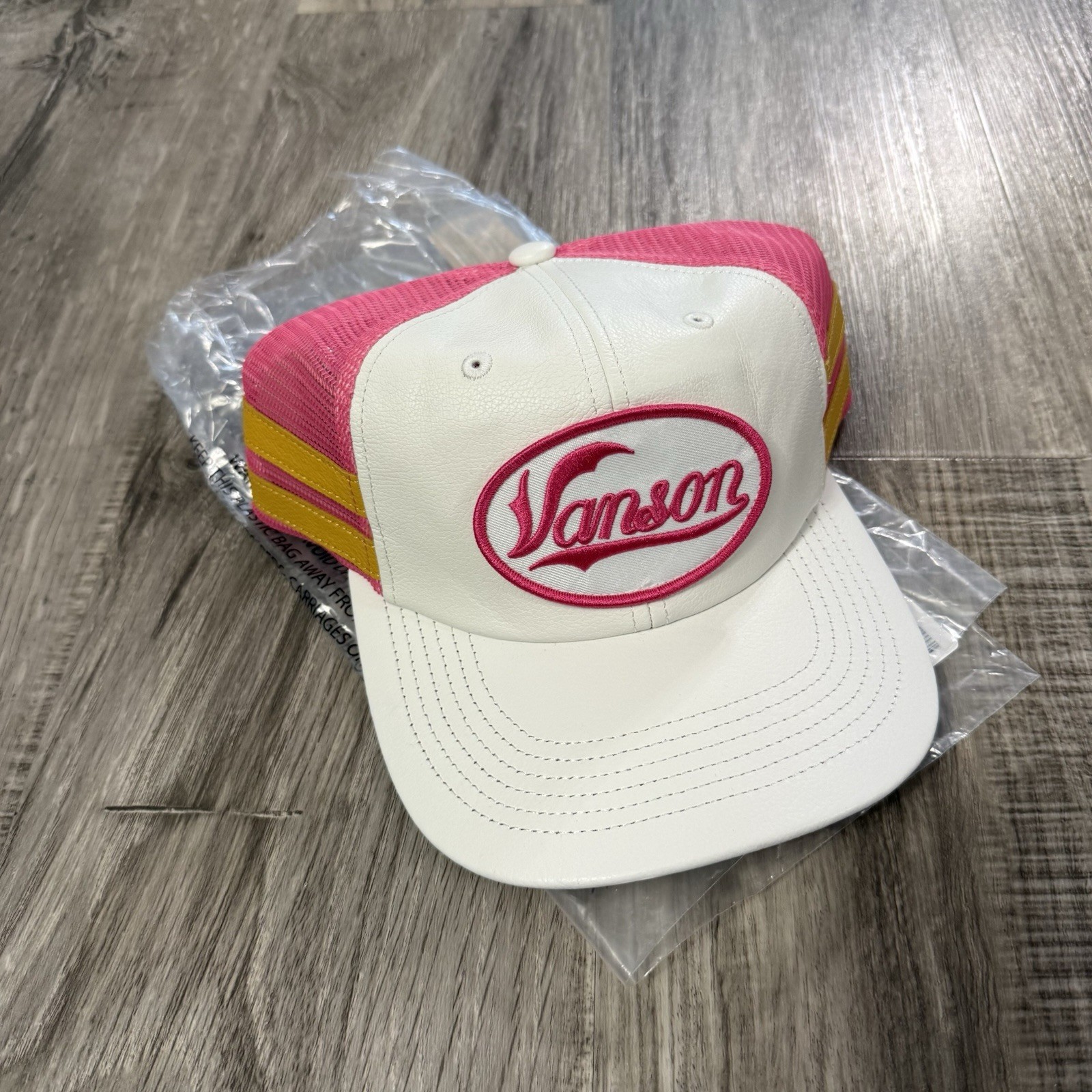 Supreme X Vanson Leather Mesh Back 6-Panel Hat White One Size FW25 – Brand New