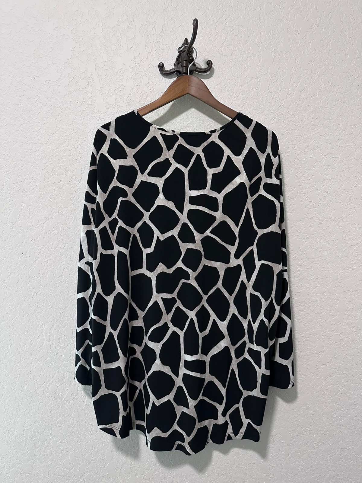 Alfani Women’s Plus Size Black/White Giraffe Print Half Zip 3/4 Sleeve Blouse 3X