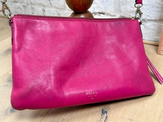 Fossil Sydney Crossbody Bag Adjustable Purse Clutch Fuchsia Hot Pink Leather